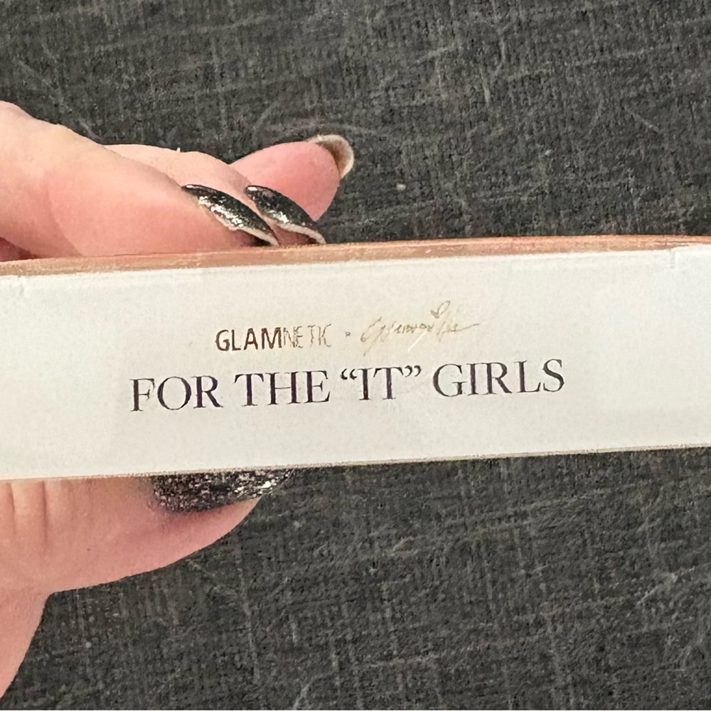 Glamnetic Glamzilla “For the IT Girls” - Picture 2 of 5